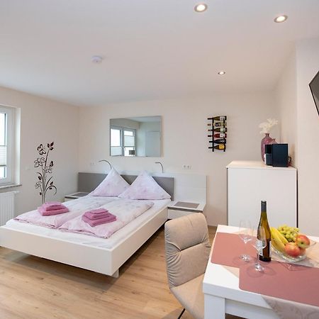 Studio Apartment Am Historischen Matthiasturm Neef Exterior photo